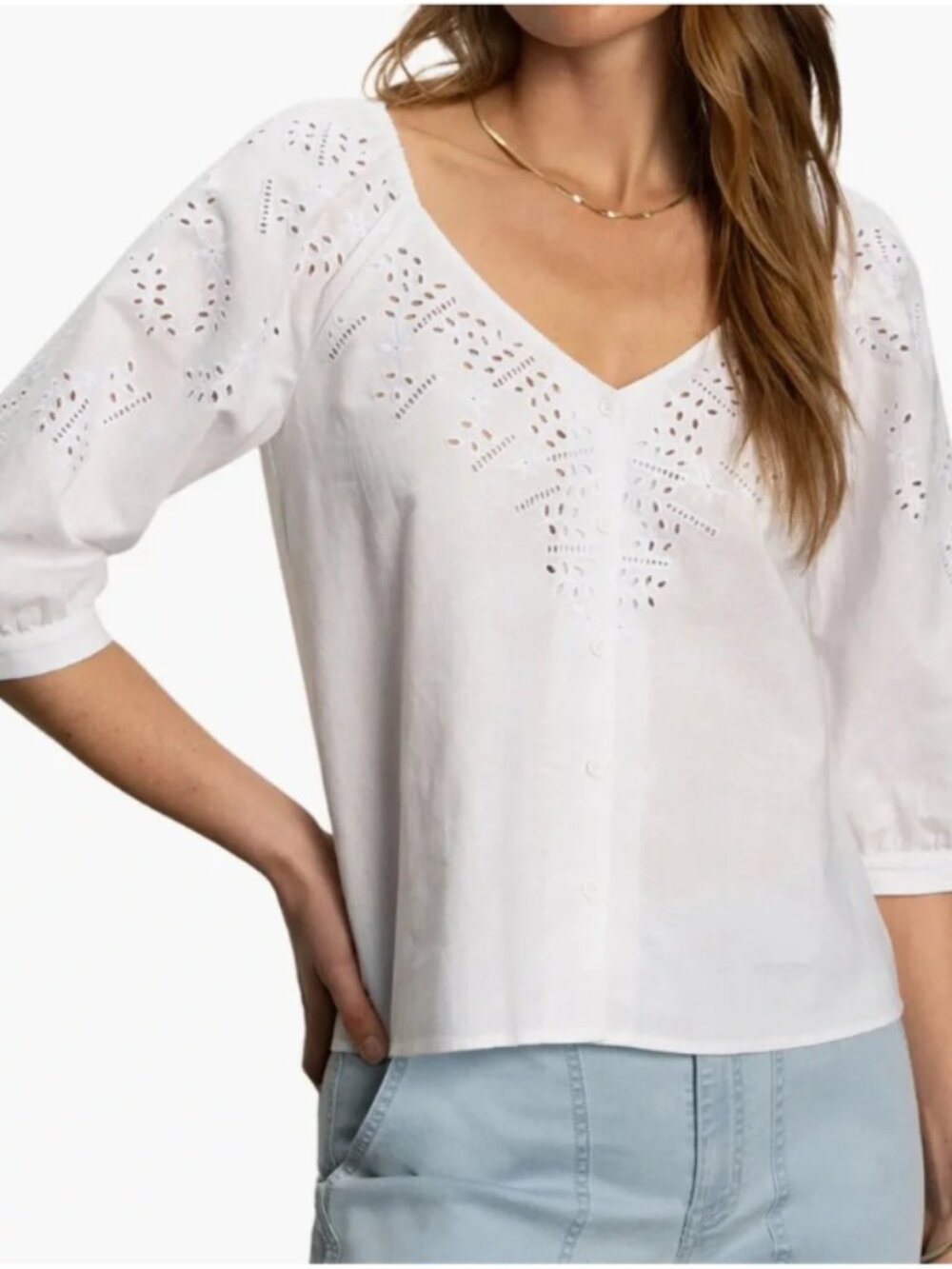Sanctuary White Eyelet V-Neck 3/4 Sleeve Buttoned Blouse